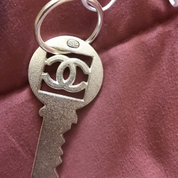 CHANEL Key ring/bag charm - Picture 3 of 6